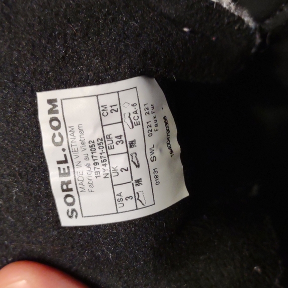 Girls Sorel boots size 3y. - Picture 5 of 5